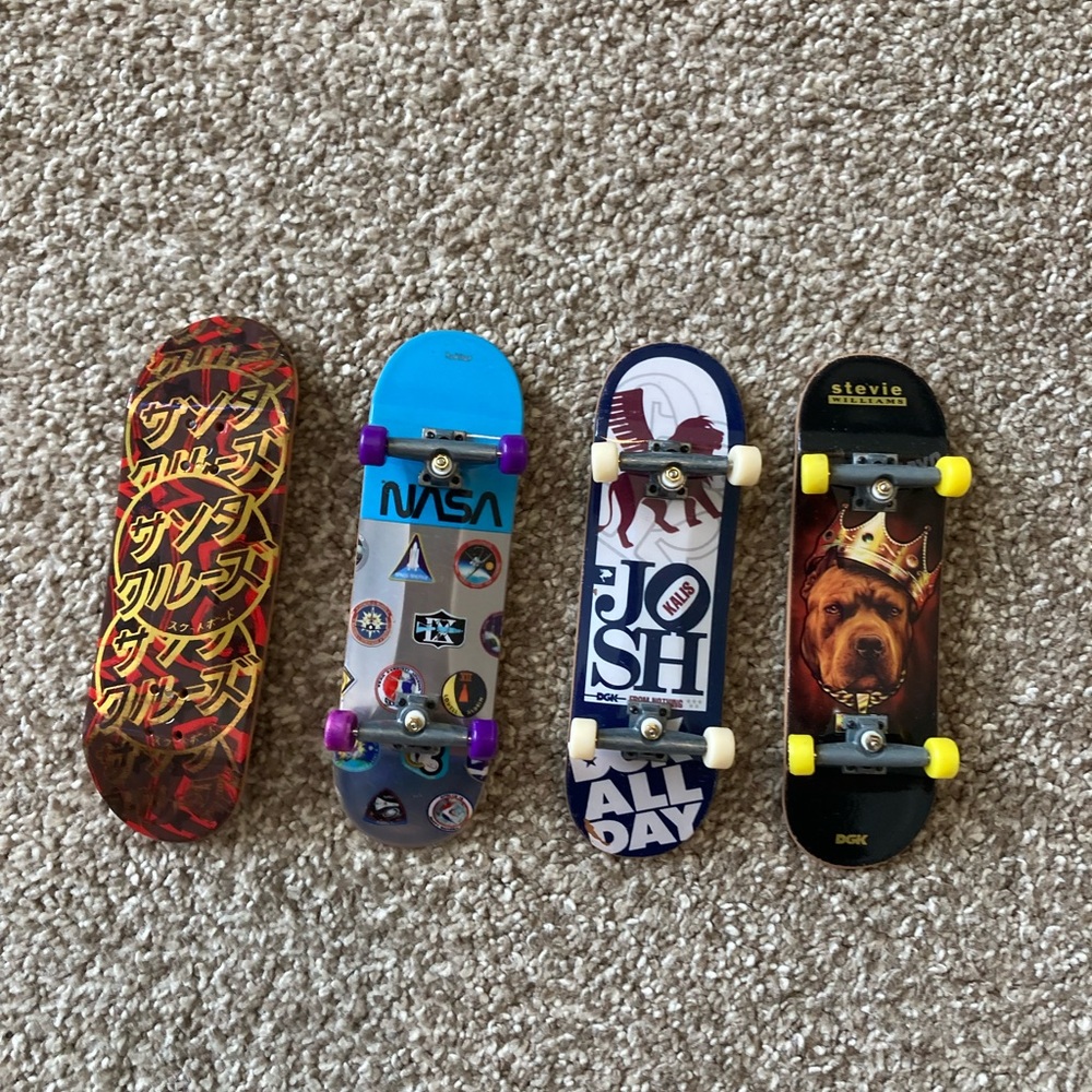 Tech Deck Set - Picture 3 of 3